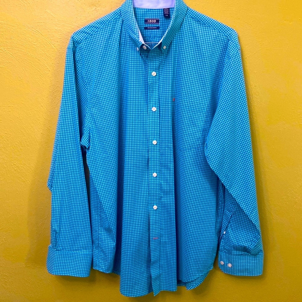 Izod, Size Large, light and dark blue checkered, Classic Fit, Button-Down Shirt